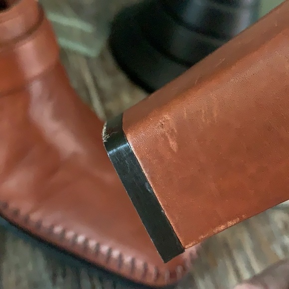 VS Chestnut Leather Block Heel Mules - Picture 16 of 16